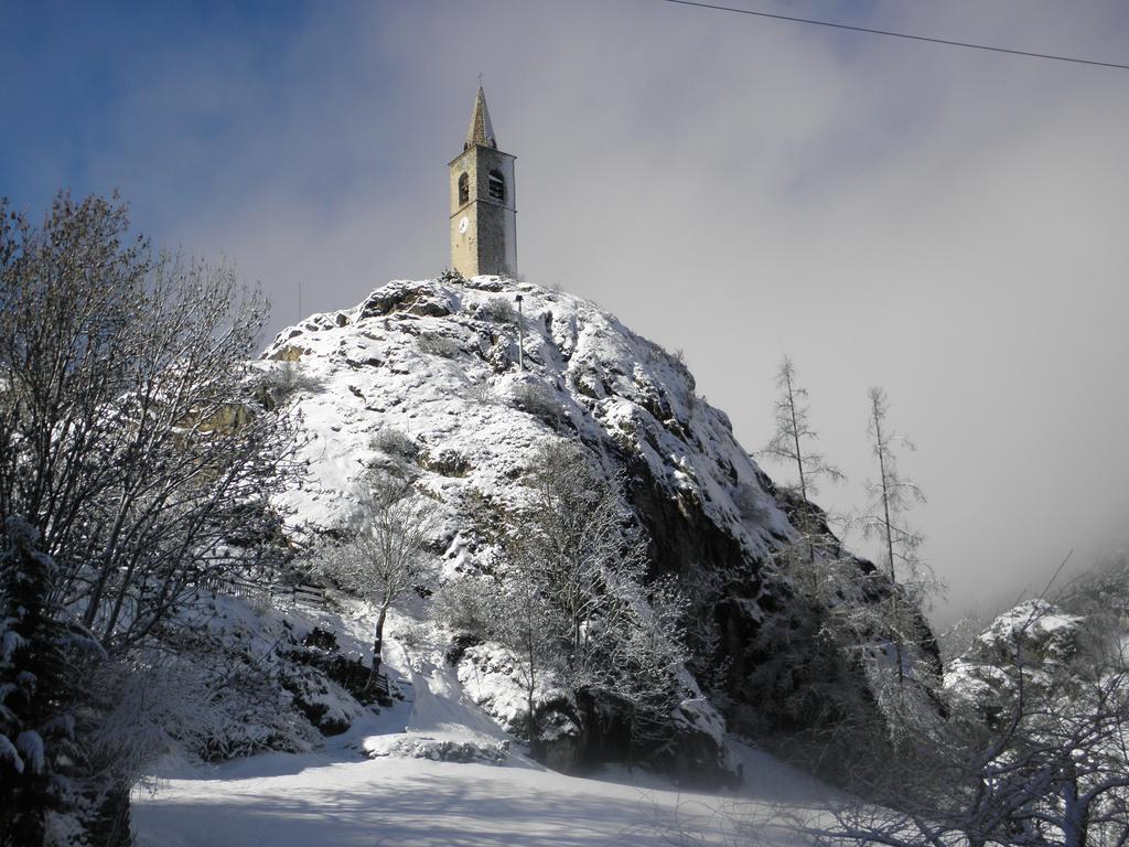 Gîte Auberge Les Terres Blanches de Méolans Esterno foto