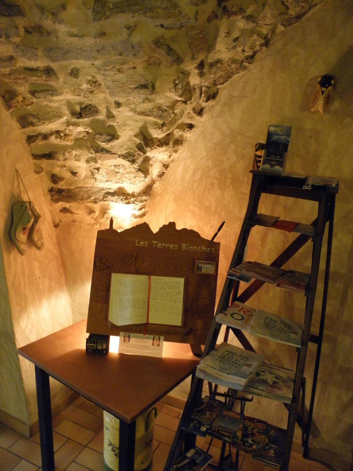 Gîte Auberge Les Terres Blanches de Méolans Esterno foto