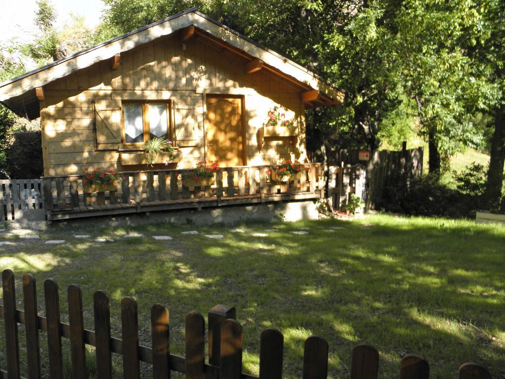 Gîte Auberge Les Terres Blanches de Méolans Esterno foto