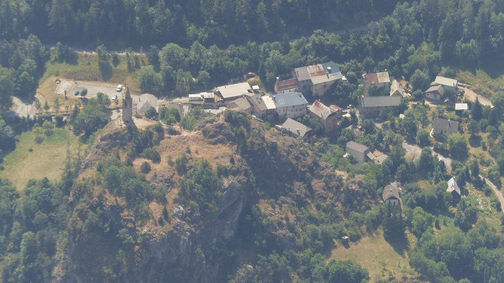 Gîte Auberge Les Terres Blanches de Méolans Esterno foto
