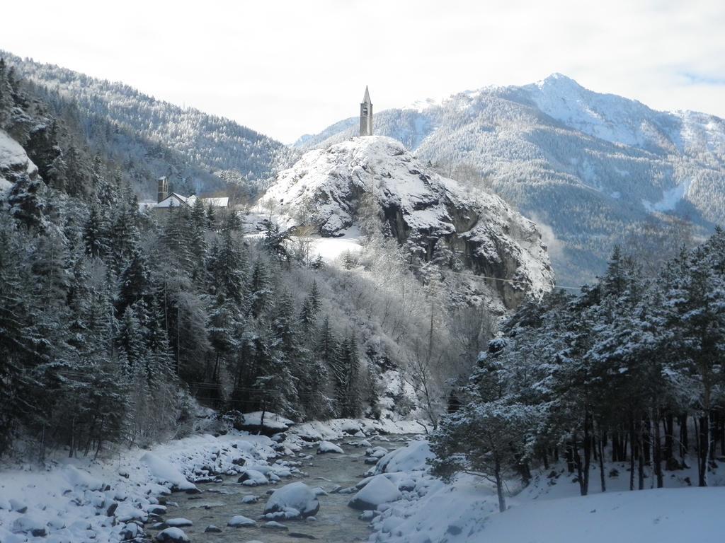 Gîte Auberge Les Terres Blanches de Méolans Esterno foto