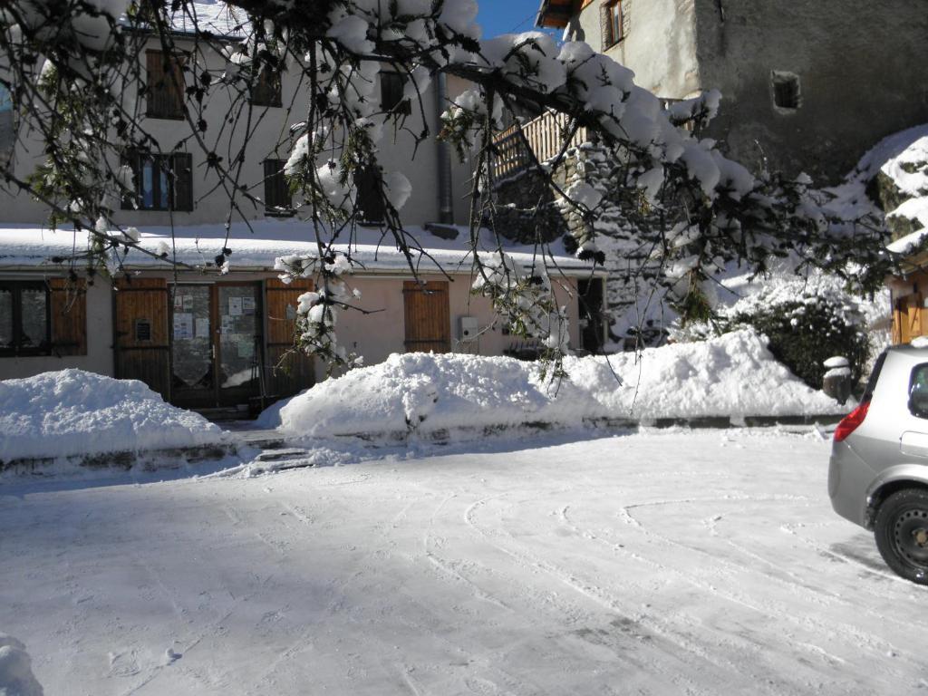 Gîte Auberge Les Terres Blanches de Méolans Esterno foto