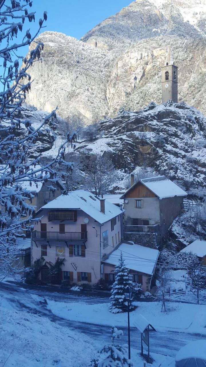 Gîte Auberge Les Terres Blanches de Méolans Esterno foto